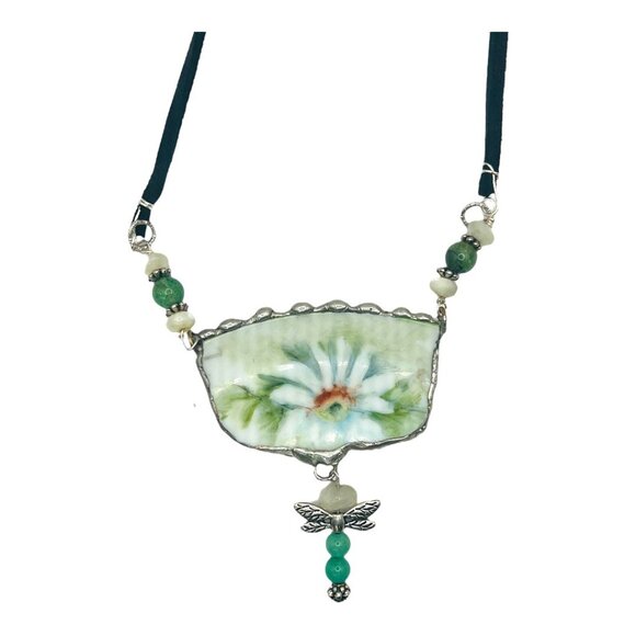 Broken China Daisy Pendant Necklace With Jade Dragonfly Charm & Silver Metalwork - Picture 4 of 11